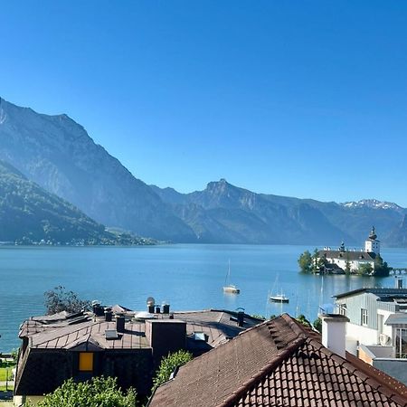 Wolfis Traunseeblick - Mit Kostenlosem Parkplatz Direkt An Der Unterkunft Gmunden Luaran gambar