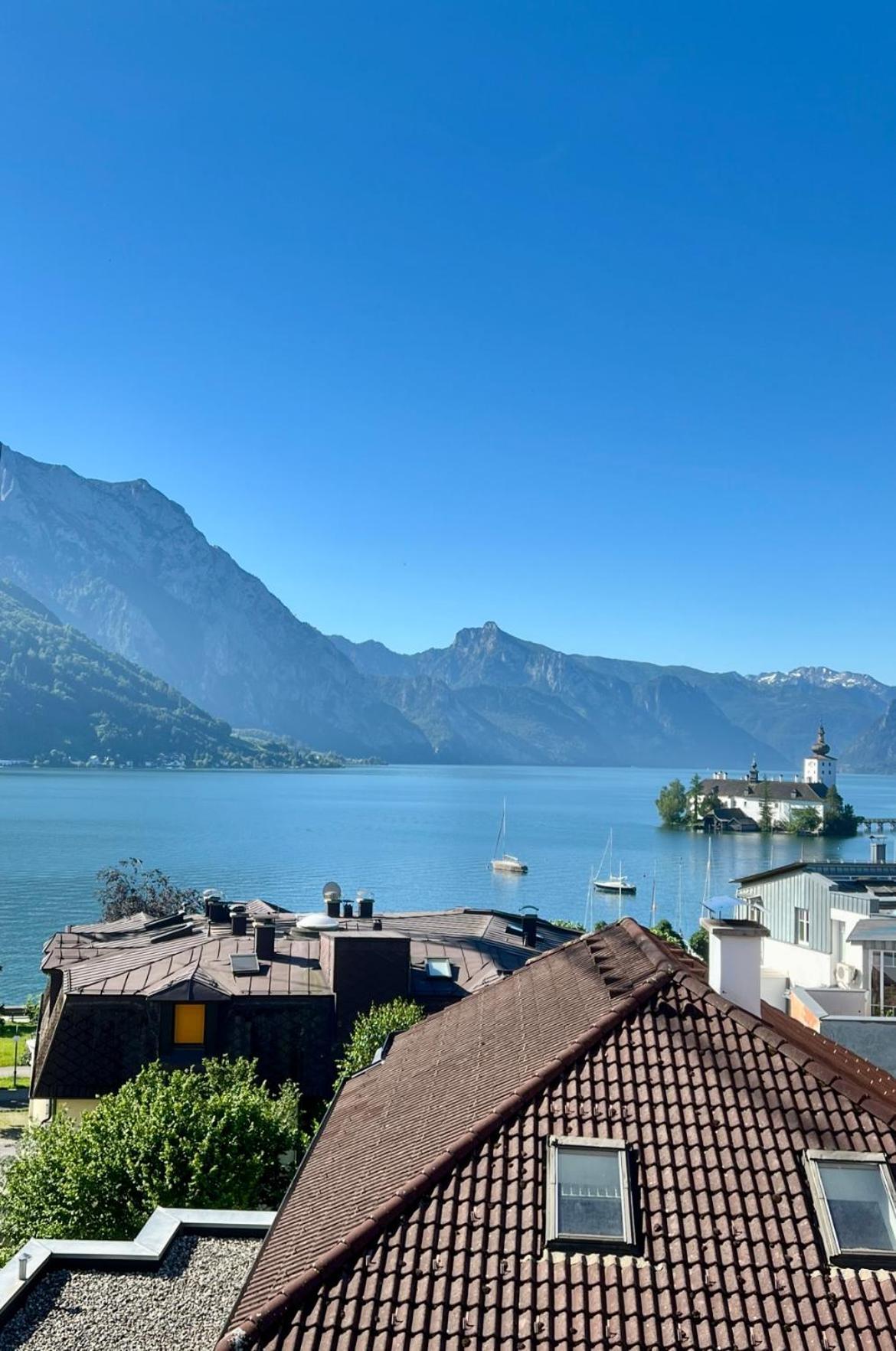 Wolfis Traunseeblick - Mit Kostenlosem Parkplatz Direkt An Der Unterkunft Gmunden Luaran gambar